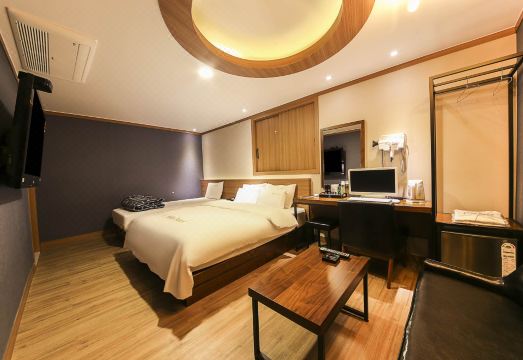 Win Hotel 객실 1