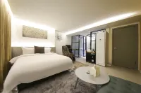 Pyeongtaek Belle Hotel - parking