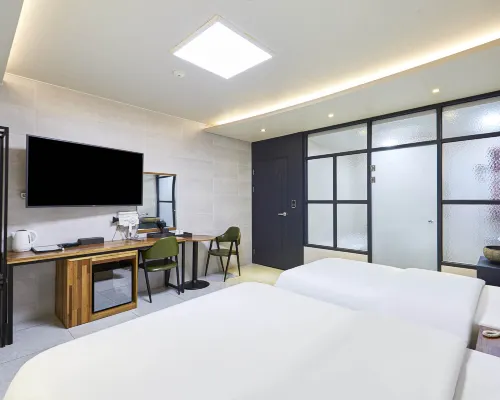 Guun-dong New York Hotels near منتزه سيوهو