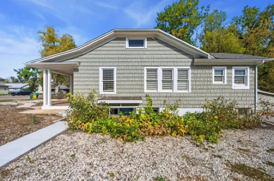 Inviting Bungalow Next to Unc - Free Cruiser Bikes!