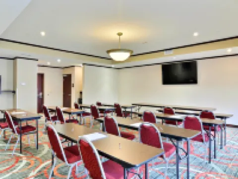Comfort Suites Uniontown Hotels in Fayette County