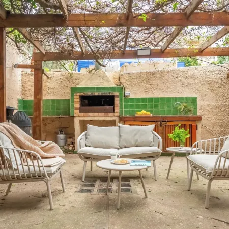 Historic & Modern Home with Garden