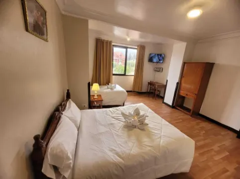 HOTEL HUAYNAPATA Pardo