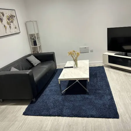 Pristine & Cozy 3 bed 2 Bath Apartment in a Great Location