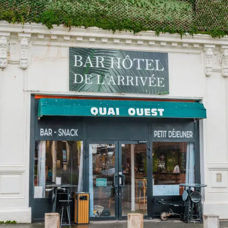 Brit Hotel l'Arrivée Guingamp