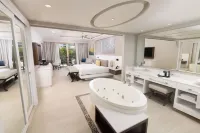 Royalton Hideaway Riviera Cancun, An Autograph Collection All-Inclusive Resort– Adults Only - Jacuzzi