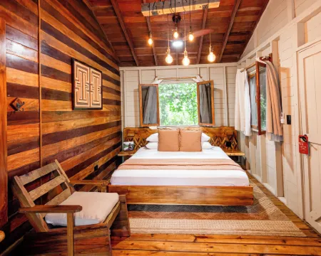 Bambuda Lodge Hotels in Bastimento