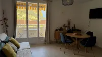 Cassis center apartment la rade, behind the harbor, nice view and parking