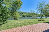 New River Riverfront , Hot Tub & Canoes, Trophy Muskie Fishing , Near VT