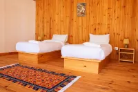 Om Amriti Hotels in 