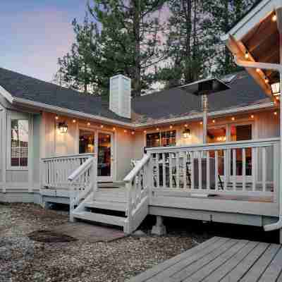 Pinecrest Lodge by Avantstay Game Room + Outdoor Dining Near Big Bear Lake + Slopes Hotel Exterior