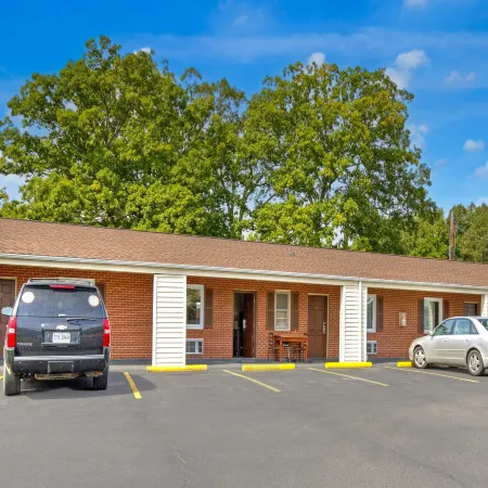 OYO Palm Leaf Motel