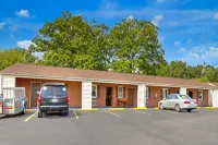 OYO Palm Leaf Motel - parking