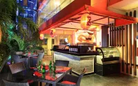 Swiss-Belhotel Silae Palu - Bar