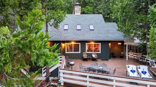 Holiday Lake Cabin by Avantstay Large Deck + Cozy Fireplace + Near Arrowhead Village