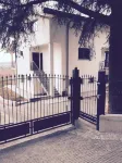 La Villa Bianca Guest House - Bed and Breakfasts