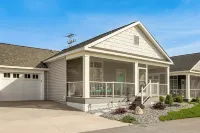 Furnished Screened Porch: Baypoint Resort Home! - 4-Star