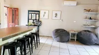 Crabb Cottage and Escape - Apartments
