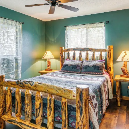 3Br Cabin Near Rmnp Sweeping Views + Fireplace Hotels in Larimer County