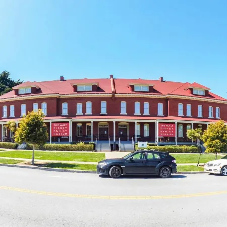 Inn at Golden Gate Отели рядом с достопримечательностью «Развалины общественного бассейна Сатро»