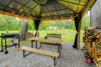 Woodland Cabin Near Wayne National Forest - 3-Star