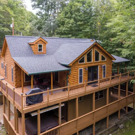 The Mountainbriar Lodge