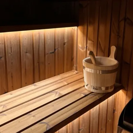 Large Holiday Villa With Garden, Sauna and Jacuzzi