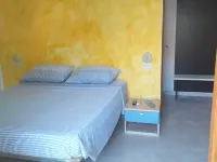 Spacious Double Room Right by the Sea ピネートのホテル