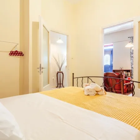 Kalamata Rose Nest - Urban Comfy Escape