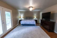 Spacious Home in the Heart of Emmett - Homestays