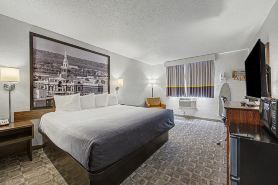 Super 8 by Wyndham Dubuque