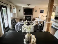 Private 1 bdrm suite with living room and kitchen - 4-Star