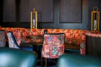 Newtown Park Hotel - بار