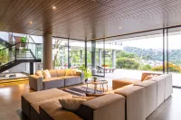 BugenVilla Bandung, 4BR, Heated Swimming Pool - 4 stjerner