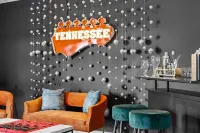 5 Mins to DT Gameroom Balcony Karaoke Sleeps 10 - Holiday Apartments