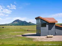 Bear Butte Luxury Retreat Hot Tub 10 Mins to DT - โฮมสเตย์