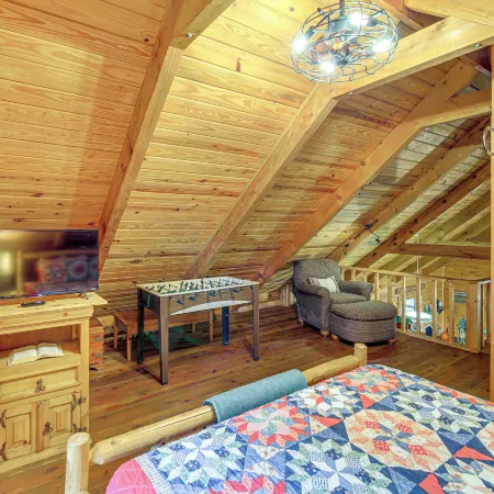 Rustic Cabin w/ Phoenix Mtn Views & Trail Access!