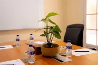 Central Mansions Serviced Apartments - Condos
