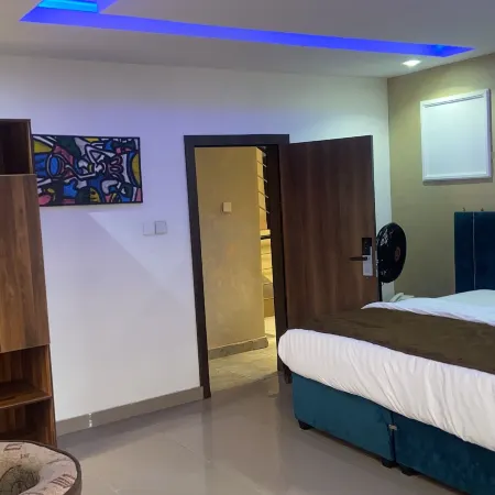 Wimpy hotel and suite beachfront