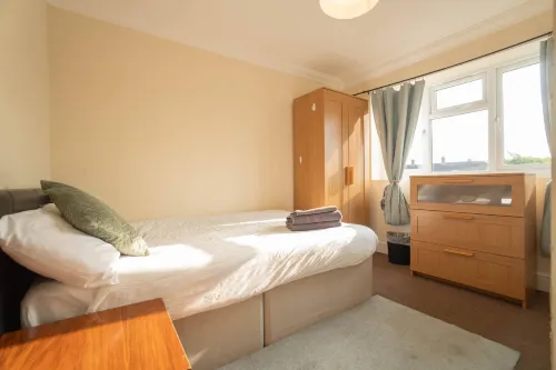 Free parking 7 beds Contractor & Large groups - 2-Star