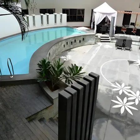The Hans Hotel