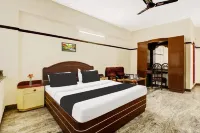 Hotel Rvees Regency - parcheggio