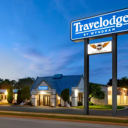 Travelodge by Wyndham Milwaukee