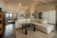 Suite Lanka - parking