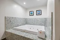 Comfort Inn - Bathtub
