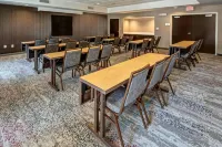 Courtyard Troy - Pet friendly