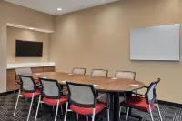 TownePlace Suites Fort McMurray - موقف سيارات