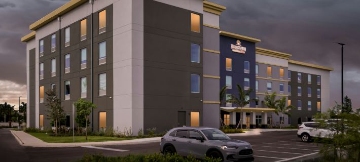 HomeTowne Studios by Red Roof Fort Myers Hoteles en Condado de Lee