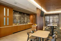 SpringHill Suites Fargo - Boutique