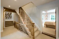 The Talbot – Exclusive Home with Hot Tub - อ่างจากุชชี่